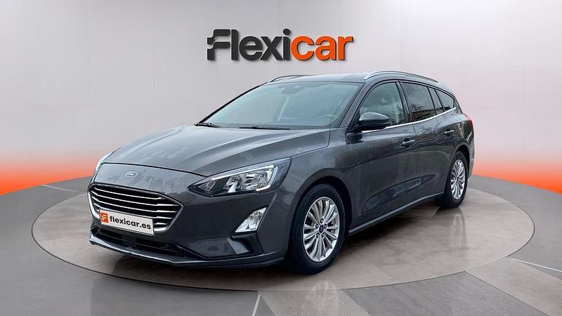 Usado Ford Focus Titanium 120 CV (88 kW) 2020 Gris Familiar