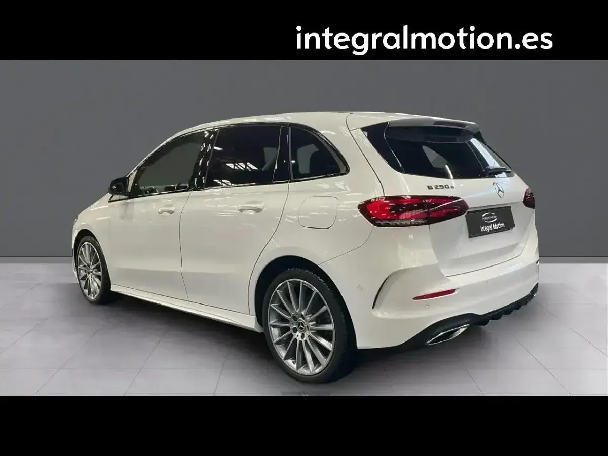 Usado Mercedes B250e 217 CV (159 kW) 2022 Blanco Utilitario