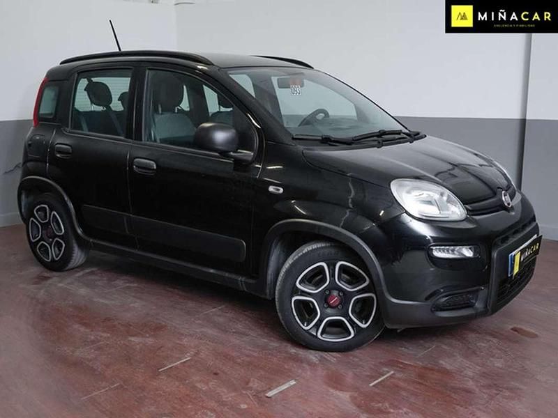 Usado Fiat Panda 69 CV (50 kW) 2022 Negro Utilitario