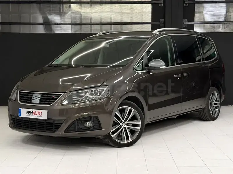 Usado Seat Alhambra 4Drive 177 CV (130 kW) 2021 Marrón Monovolumen