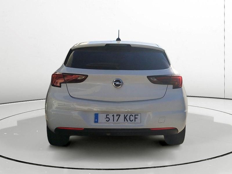 Usado Opel Astra Selective 126 CV (92 kW) 2017 Blanco Utilitario