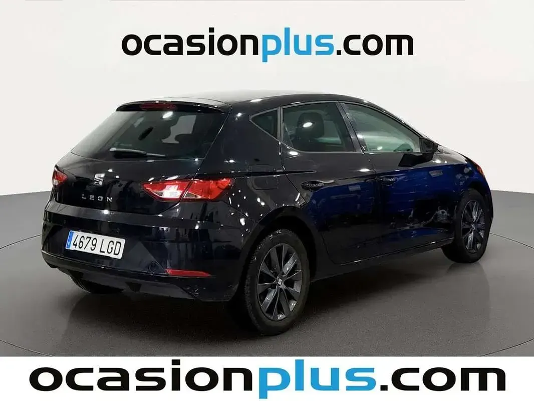 Usado Seat Leon Style 116 CV (85 kW) 2020 Negro Utilitario