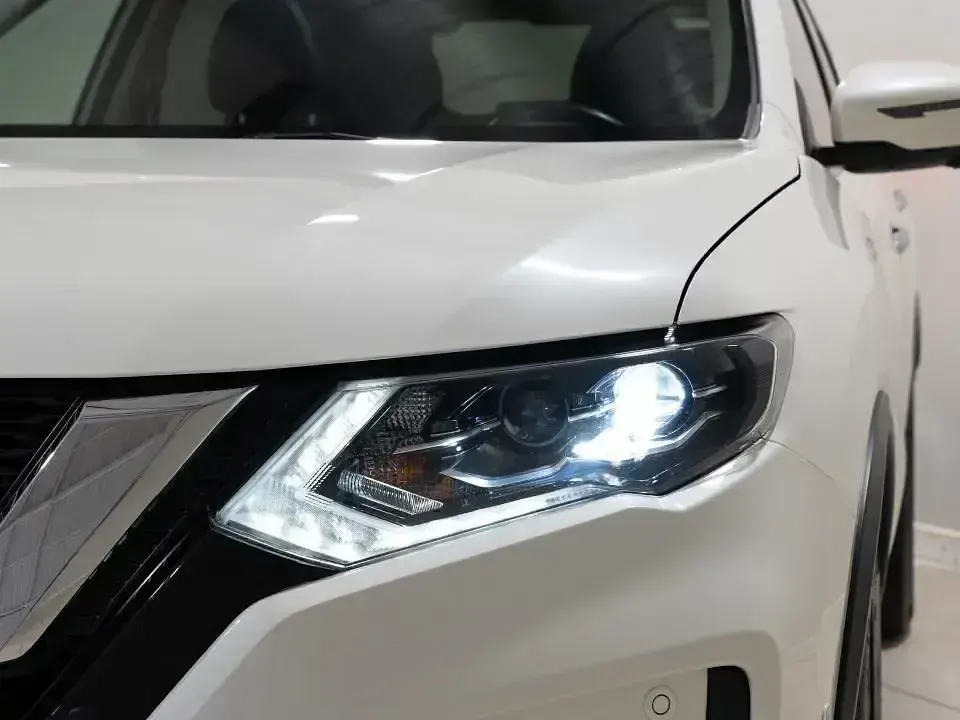 Usado Nissan X-Trail Tekna 163 CV (119 kW) 2018 Blanco SUV