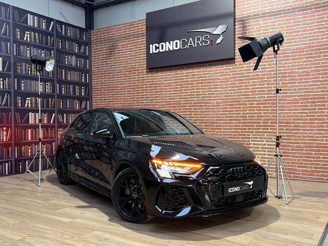 Usado Audi RS3 Sportback 400 CV (294 kW) 2022 Negro Utilitario