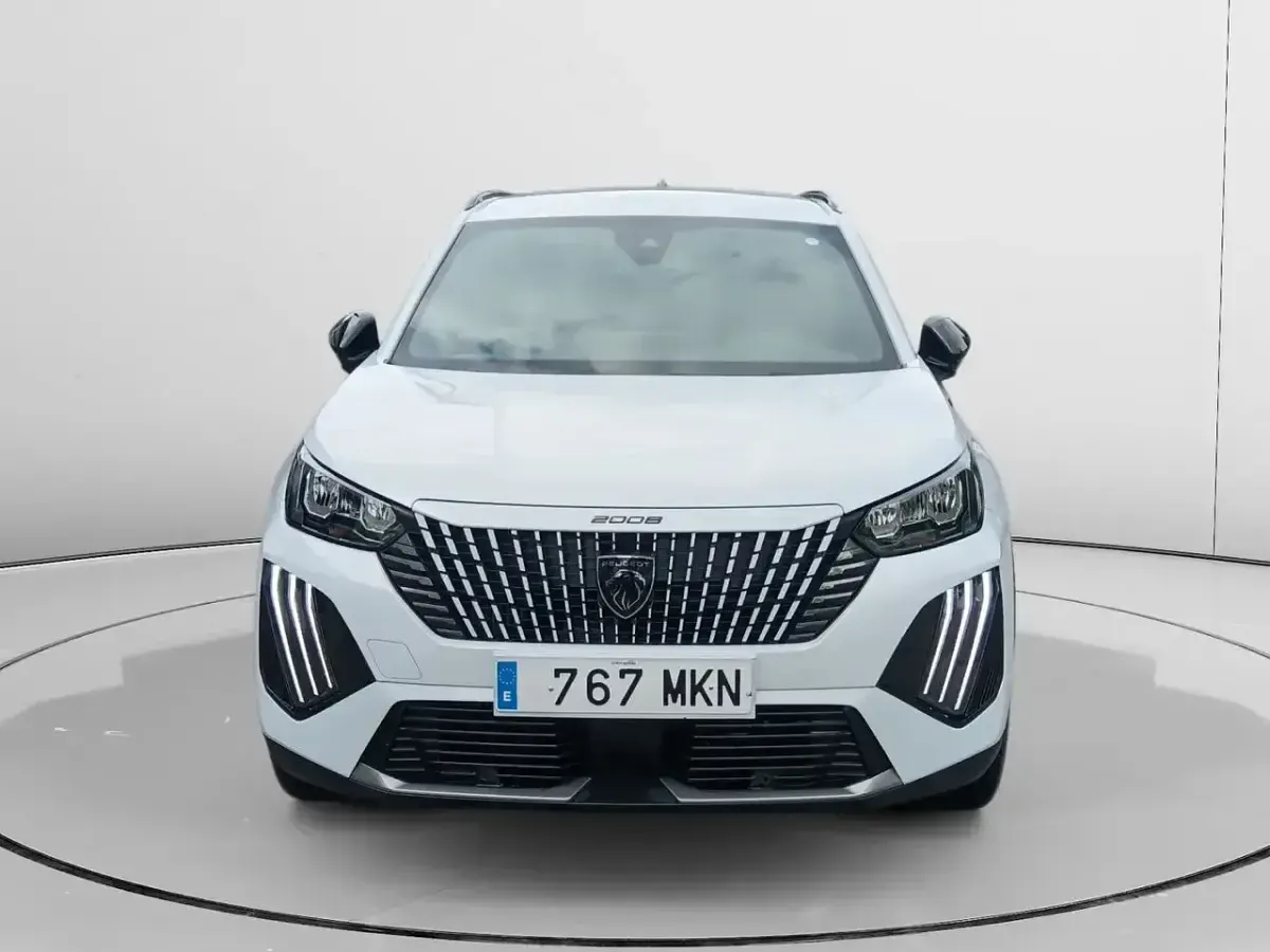 Usado Peugeot 2008 Allure 101 CV (74 kW) 2023 Blanco SUV