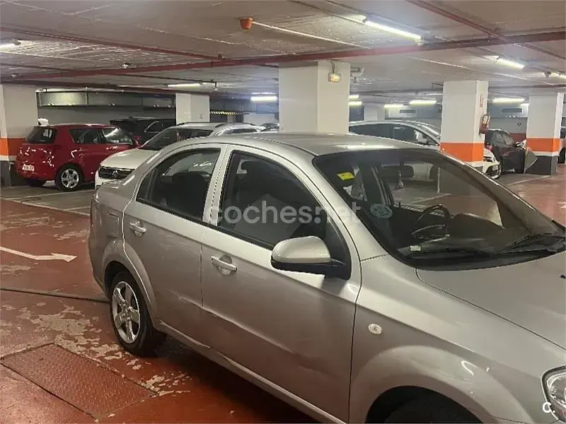 Usado Chevrolet Aveo LT 94 CV (69 kW) 2007 Gris / plata Berlina