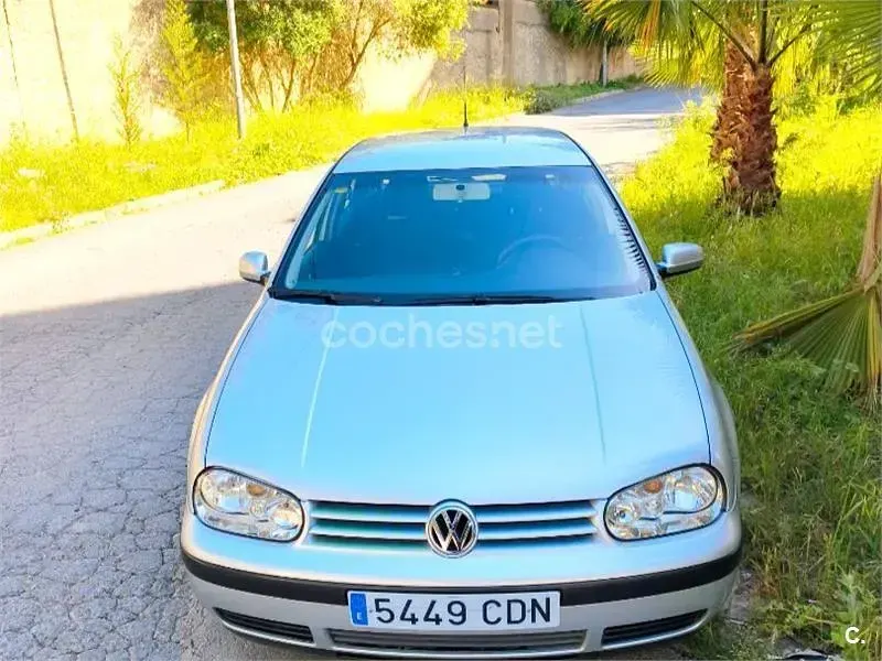 Usado VW Golf IV Conceptline 105 CV (77 kW) 2003 Gris / plata Berlina