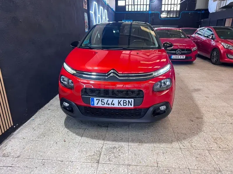 Usado Citroën C3 Shine 99 CV (72 kW) 2017 Rojo Berlina