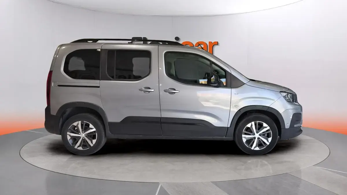 Usado Peugeot Rifter GT 101 CV (74 kW) 2023 Gris Monovolumen