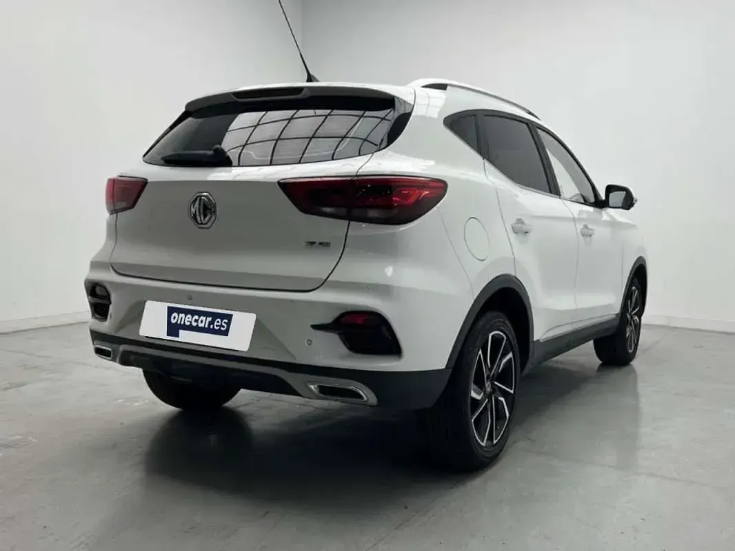 Usado MG ZS Luxury 106 CV (77 kW) 2023 Blanco SUV