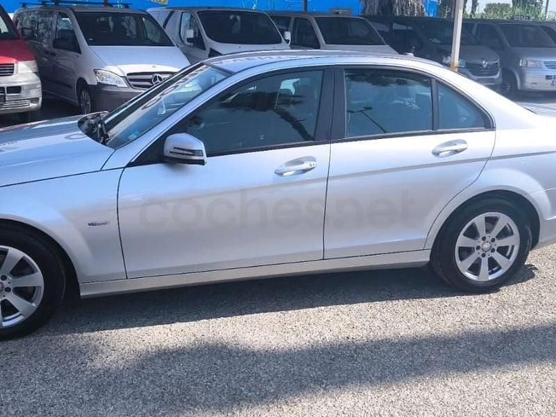 Usado Mercedes C200 136 CV (100 kW) 2012 Gris / plata Berlina