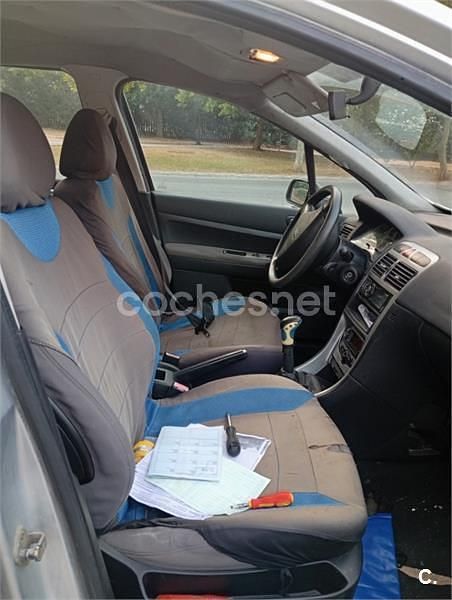 Usado Peugeot 307 90 CV (66 kW) 2003 Gris / plata Berlina