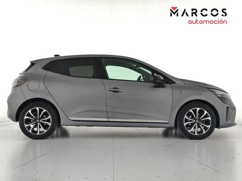 Usado Renault Clio V Techno 100 CV (73 kW) 2025 Gris Berlina