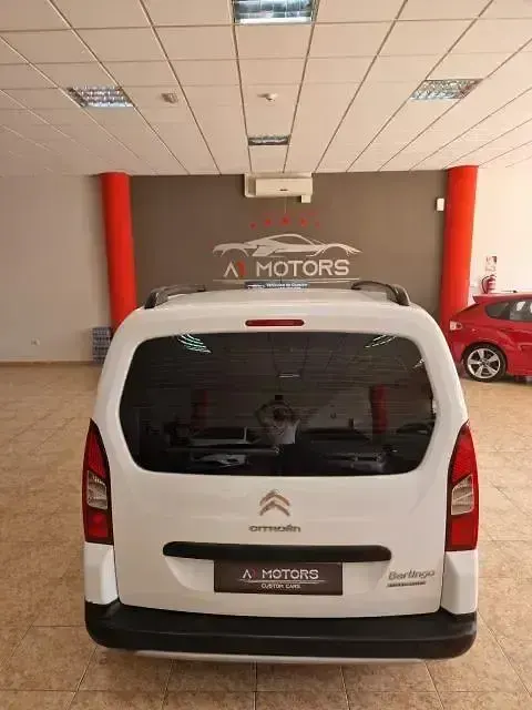Usado Citroën Berlingo Feel 102 CV (75 kW) 2017 Blanco Monovolumen