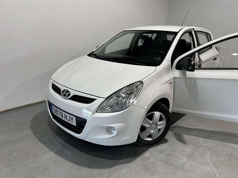 Usado Hyundai i20 Classic 77 CV (56 kW) 2012 Blanco Utilitario