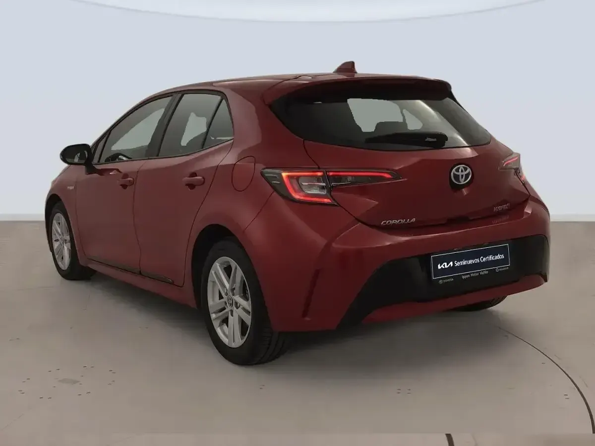 Usado Toyota Corolla Style 122 CV (89 kW) 2021 Rojo