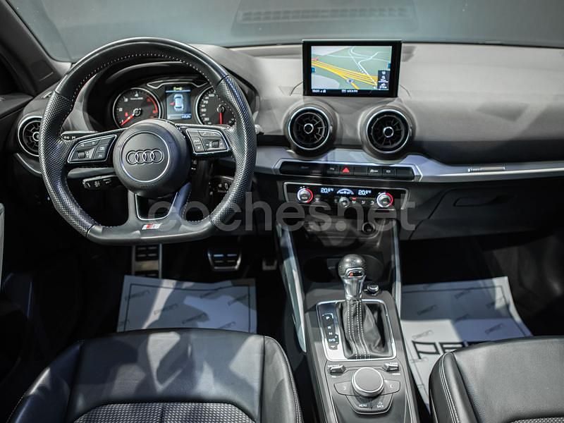 Usado Audi Q2 S-line plus 150 CV (110 kW) 2020 Gris SUV
