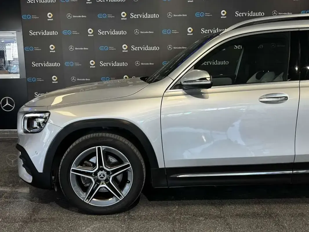 Usado Mercedes GLB200 150 CV (110 kW) 2022 Plateado SUV