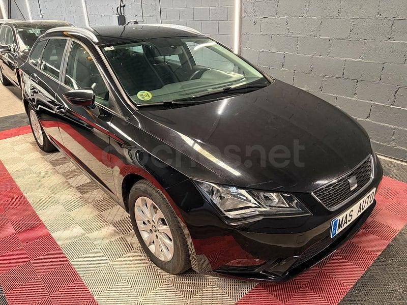 Usado Seat Leon 4Drive 105 CV (77 kW) 2014 Negro Familiar