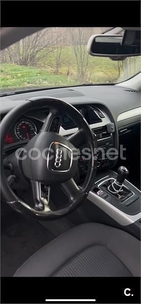 Usado Audi A4 136 CV (100 kW) 2010 Negro Berlina