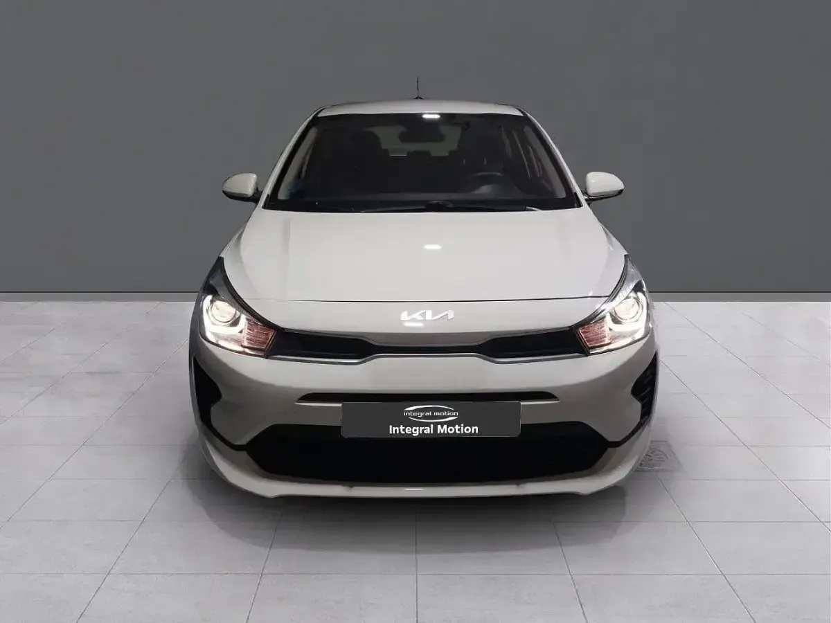 Usado Kia Rio 100 CV (73 kW) 2022 Blanco
