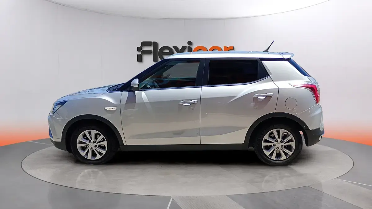 Usado SsangYong Tivoli 128 CV (94 kW) 2019 Gris SUV