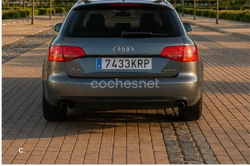 Usado Audi A4 170 CV (125 kW) 2011 Gris / plata Familiar