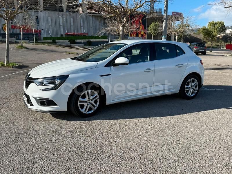 Usado Renault Mégane IV Business 115 CV (84 kW) 2019 Blanco Berlina