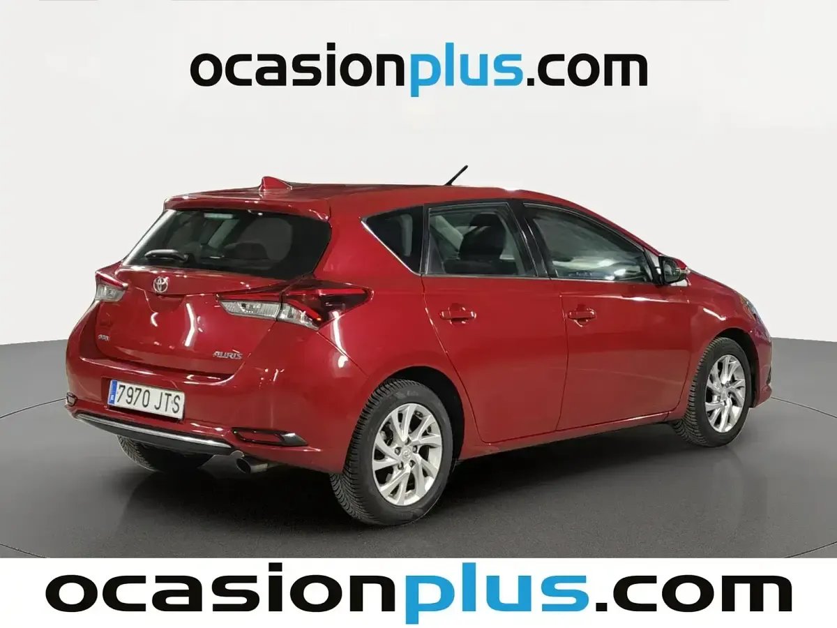Usado Toyota Auris Active 116 CV (85 kW) 2016 Rojo