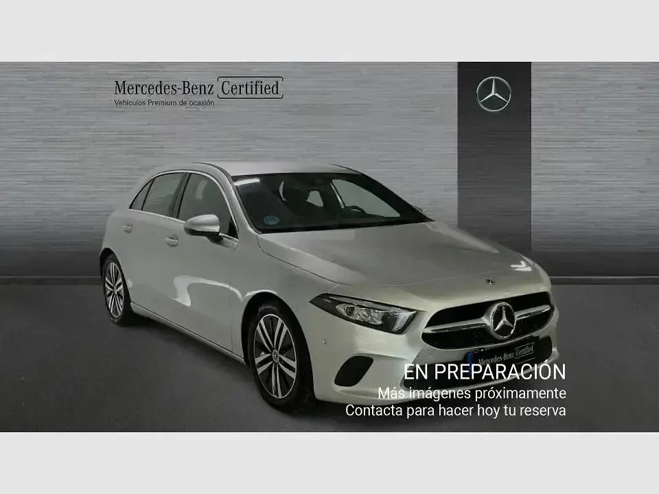 Usado Mercedes A180 Progressive 136 CV (100 kW) 2022 Gris Berlina