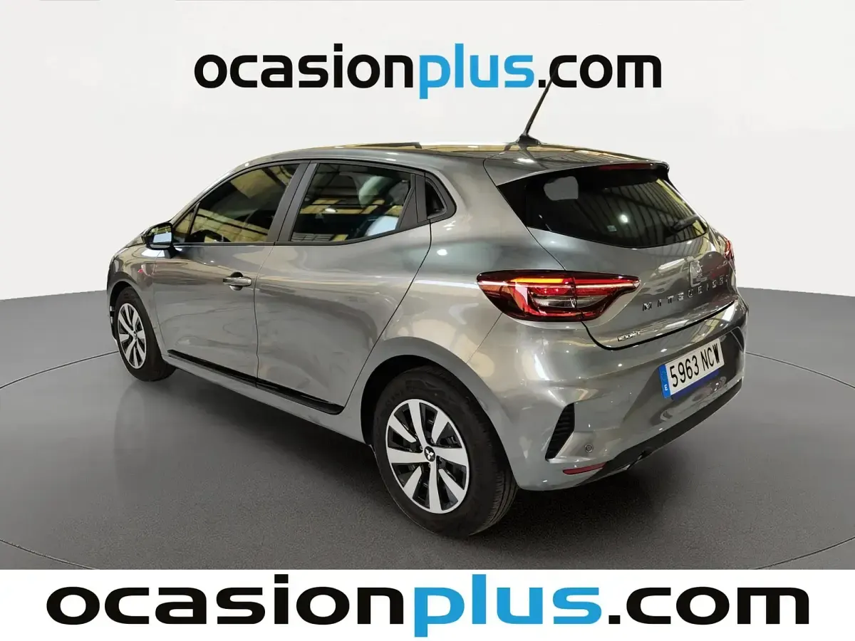 Usado Mitsubishi Colt Motion 90 CV (66 kW) 2025 Gris Utilitario