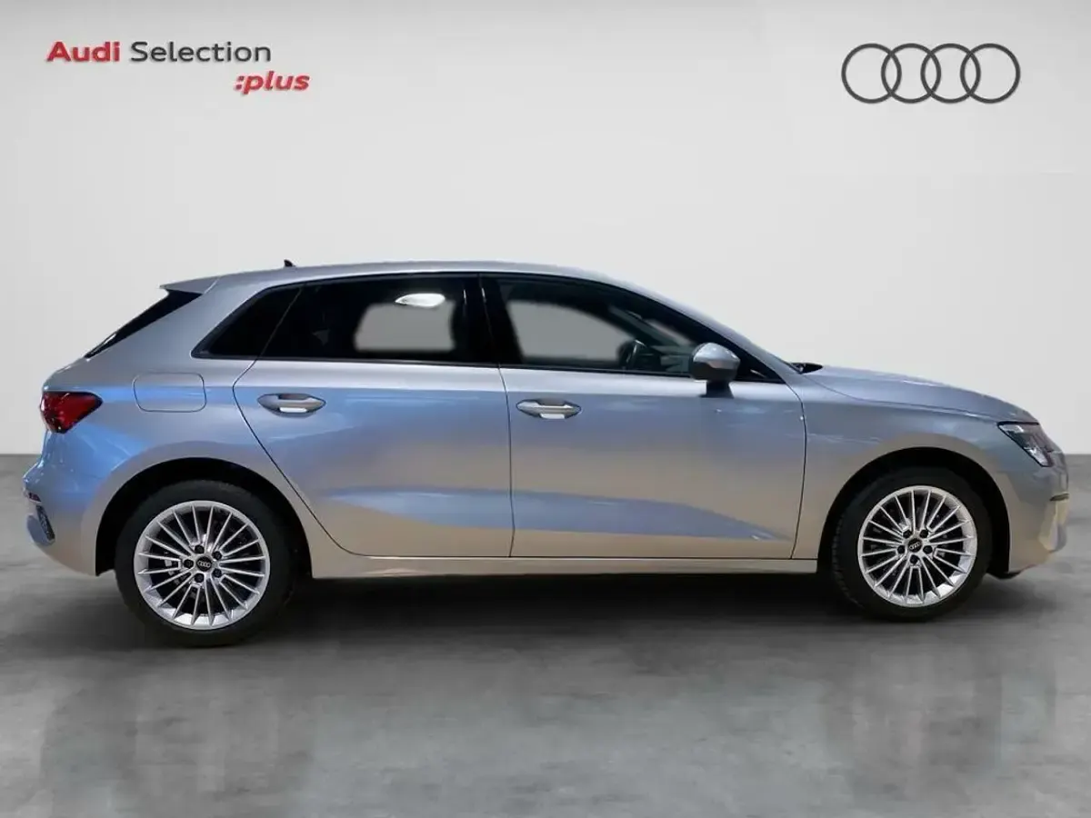 Usado Audi A3 Advanced Plus 116 CV (85 kW) 2022 Gris Berlina