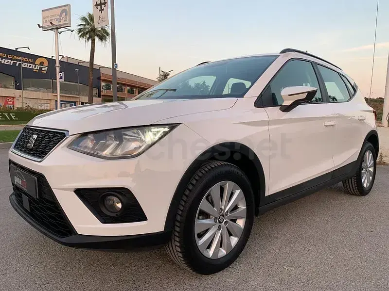 Usado Seat Arona Style 95 CV (69 kW) 2019 Blanco SUV