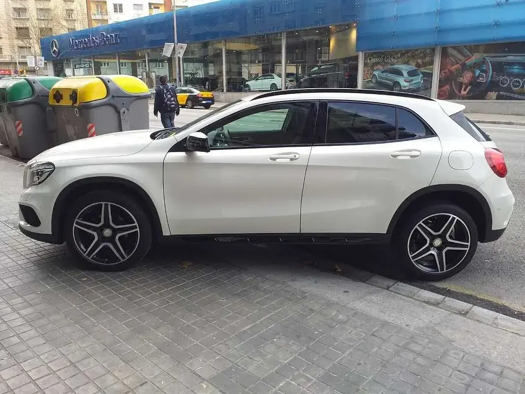 Begagnad Mercedes GLA200 AMG line 156 HK (114 kW) 2015 Vit SUV
