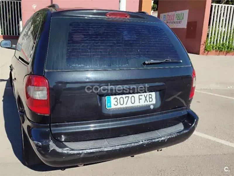 Usado Chrysler Voyager 147 CV (108 kW) 2007 Negro Monovolumen