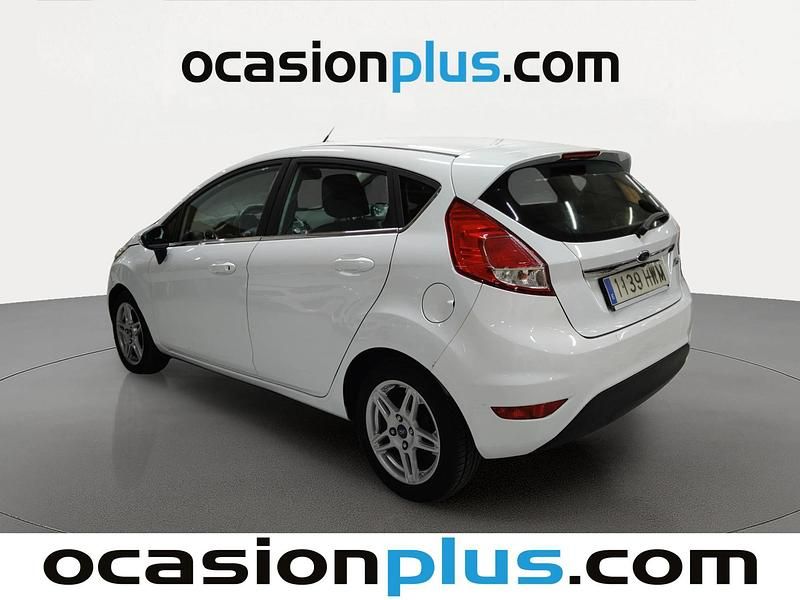 Usado Ford Fiesta Titanium 95 CV (69 kW) 2014 Blanco Utilitario