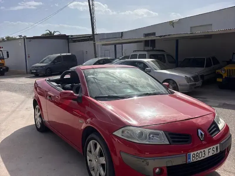 Usado Renault Mégane Cabriolet Dynamique 110 CV (80 kW) 2007 Rojo Descapotable