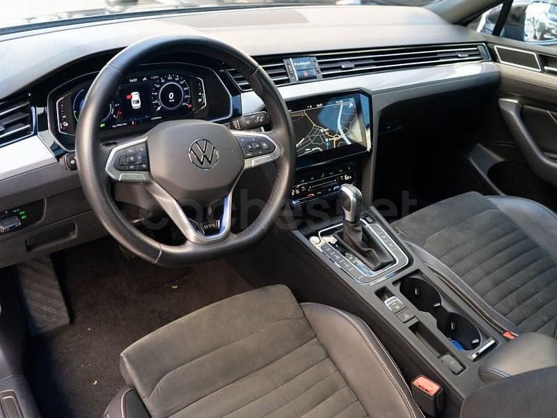 Usado VW Passat GTE 218 CV (160 kW) 2022 Gris / plata Familiar