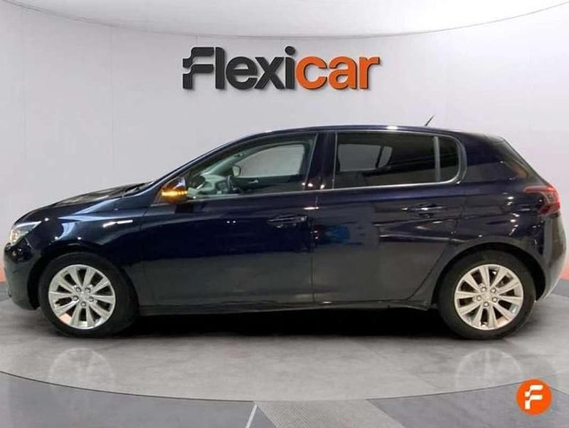 Usado Peugeot 308 SW Allure 131 CV (96 kW) 2020 Azul Familiar