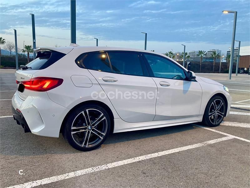 Usado BMW 118 Comfort Edition 150 CV (110 kW) 2022 Blanco Utilitario