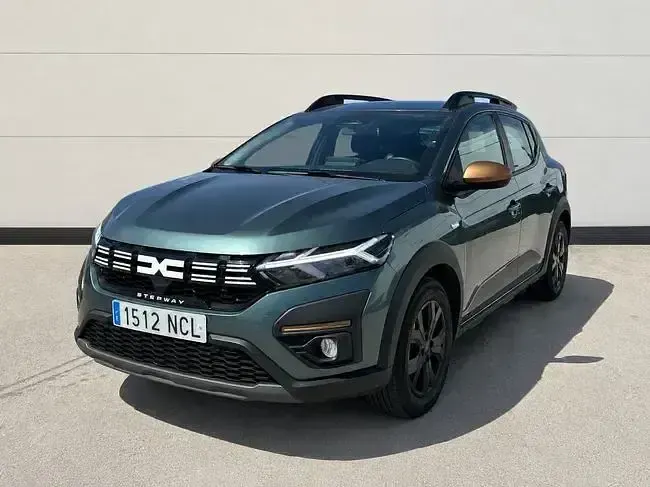 Usado Dacia Sandero Extreme 101 CV (74 kW) 2025 Verde Berlina