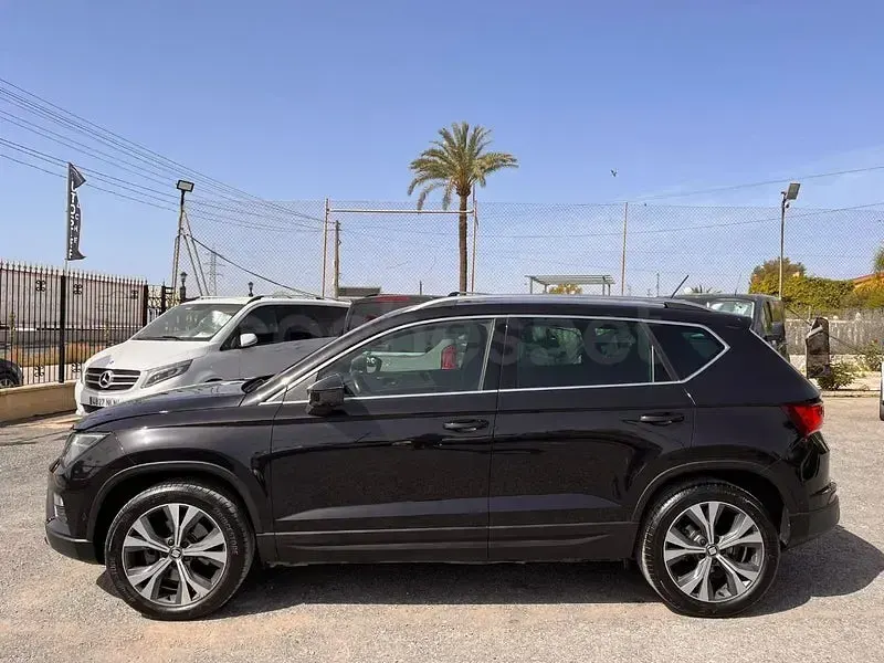 Usado Seat Ateca 4Drive 190 CV (139 kW) 2016 Negro SUV