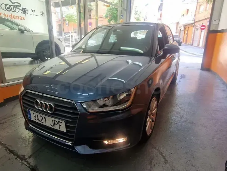 Usado Audi A1 Sportback Design 95 CV (69 kW) 2016 Gris / plata Utilitario