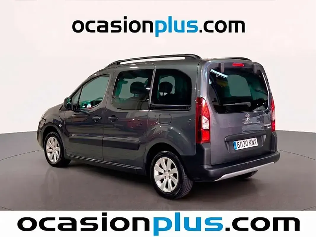 Usado Peugeot TePee 110 CV (80 kW) 2018 Gris Van