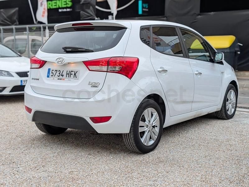 Usado Hyundai ix20 GLS 90 CV (66 kW) 2011 Blanco Utilitario