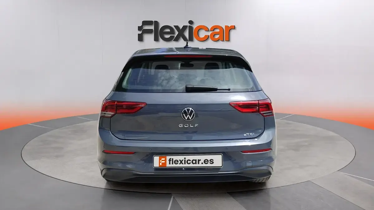 Usado VW Golf VIII 110 CV (80 kW) 2022 Gris Berlina