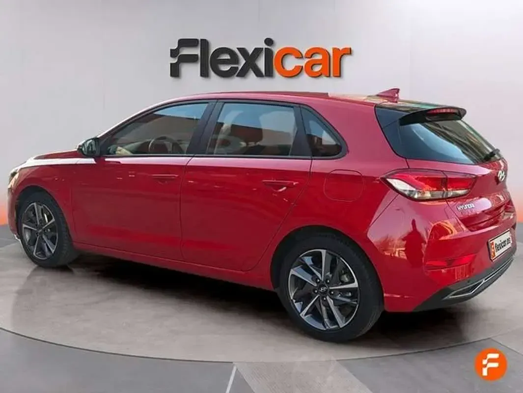 Usado Hyundai i30 120 HP (88 kW) 2021 Vermelho Citadino