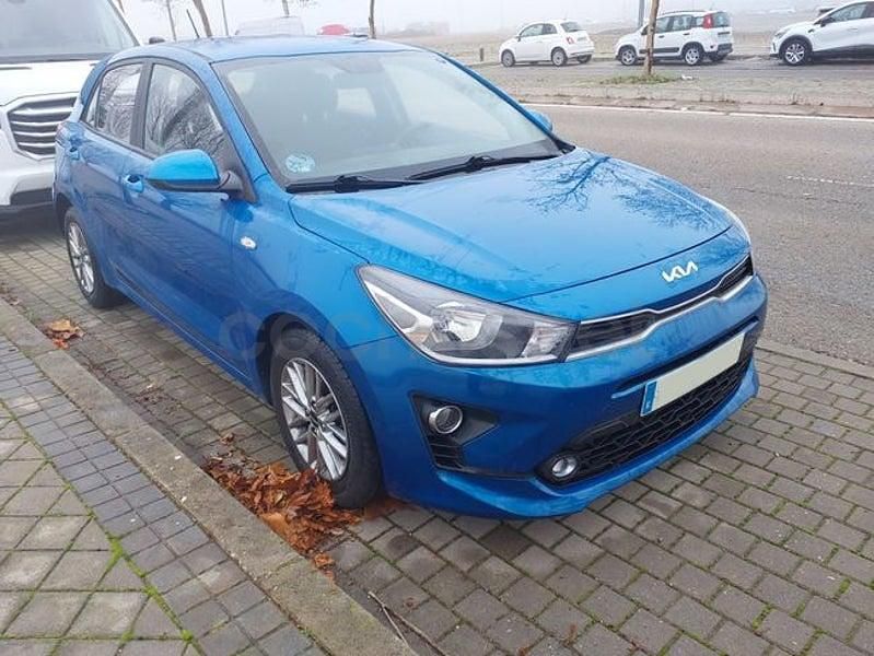 Usado Kia Rio Sport 84 CV (61 kW) 2023 Azul Berlina