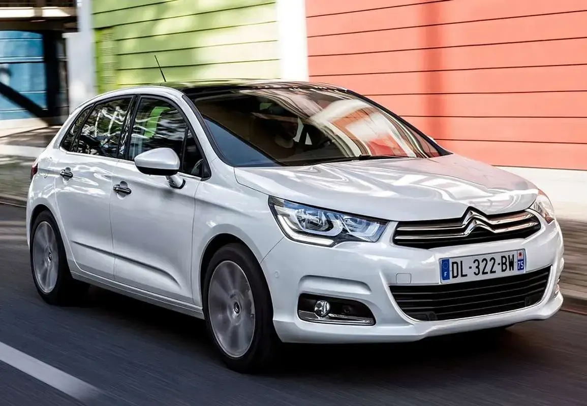 Usado Citroën C4 Live 99 CV (72 kW) 2017 Negro Utilitario