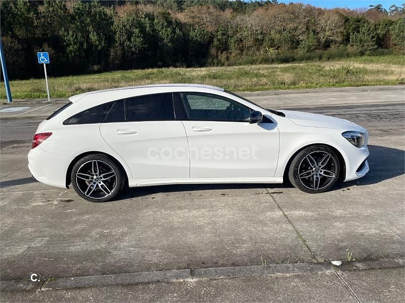 Usado Mercedes CLA220 Shooting Brake 177 CV (130 kW) 2018 Blanco Familiar